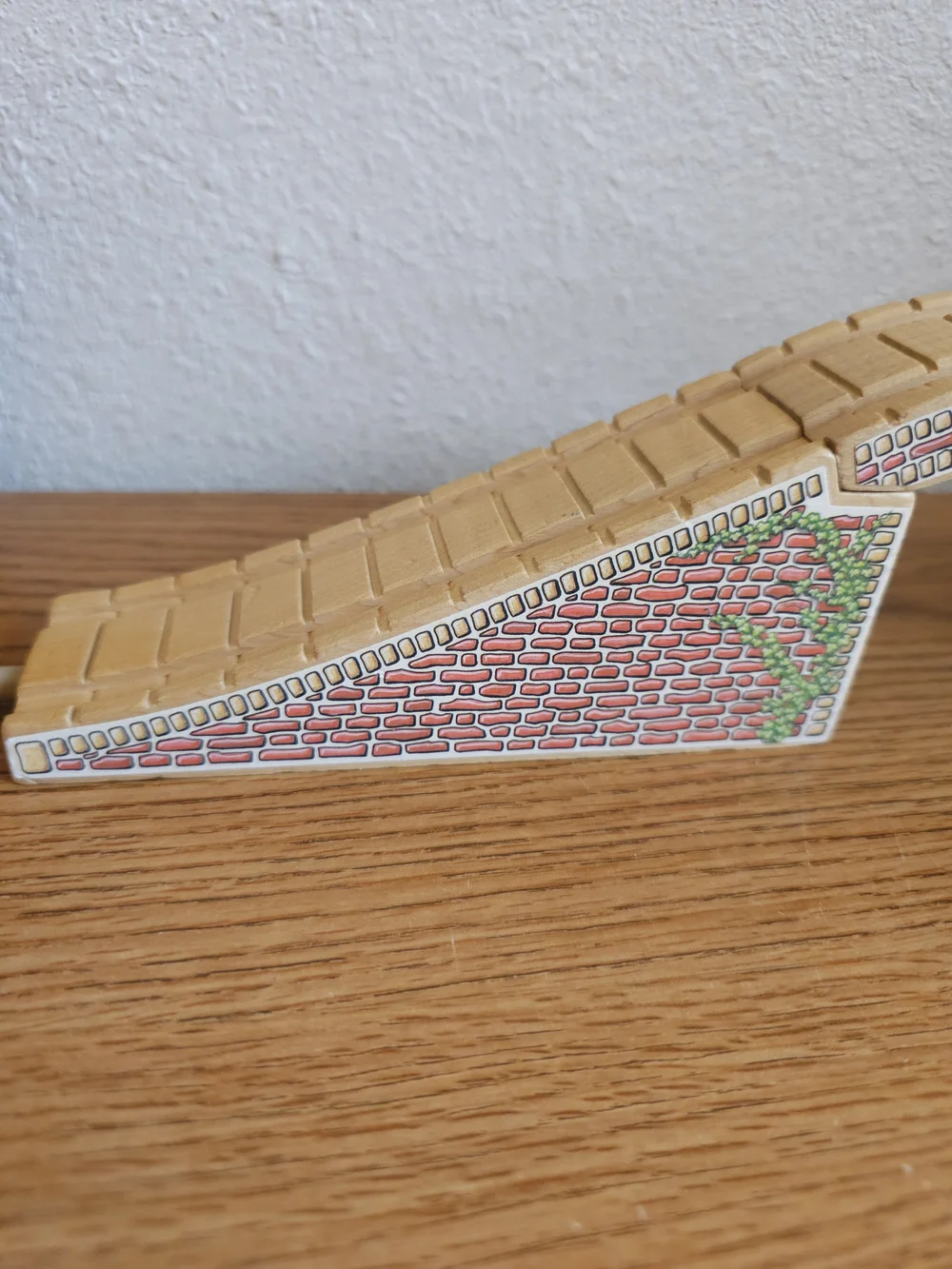 2010 Thomas & Friends Wooden Railway Train Track Curved Bridge 3 Piece